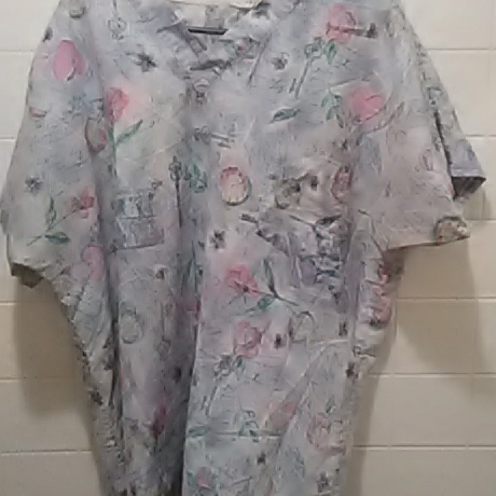 Pastel scrub top